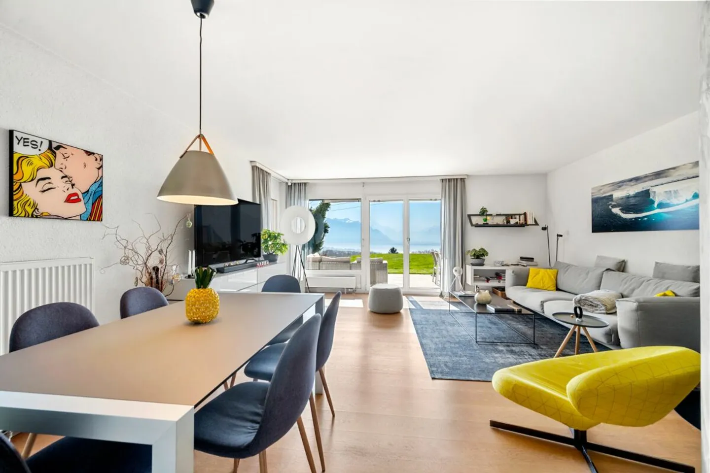 5.5-room villa with stunning lake view - Photo 2 of 10