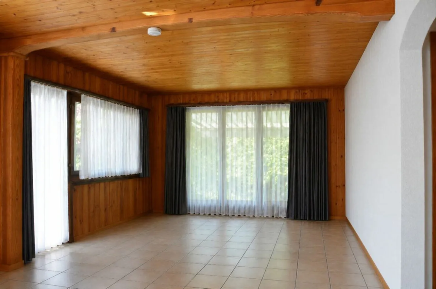6-room single-family house in a very quiet and sunny location with partial view of Hallwilersee - Photo 10 of 13