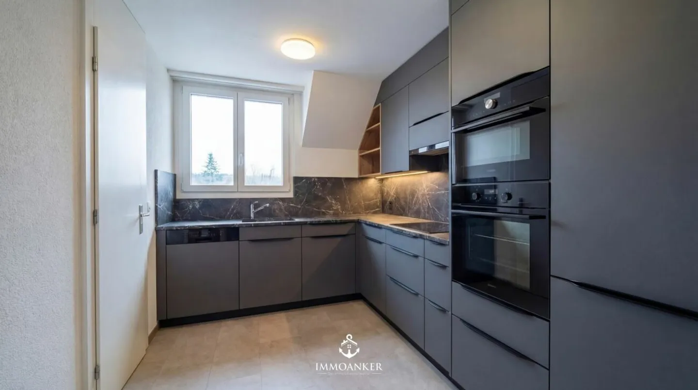 Light-flooded 4.5-room apartment with high ceiling and fireplace in Bottmingen - Photo 6 of 13