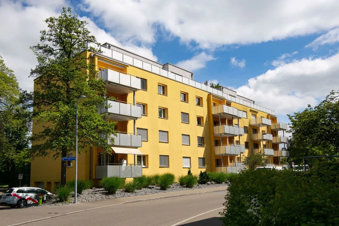 Perfect Connection - Modern Apartment Directly at Schwerzenbach Train Station - Photo 6 of 7