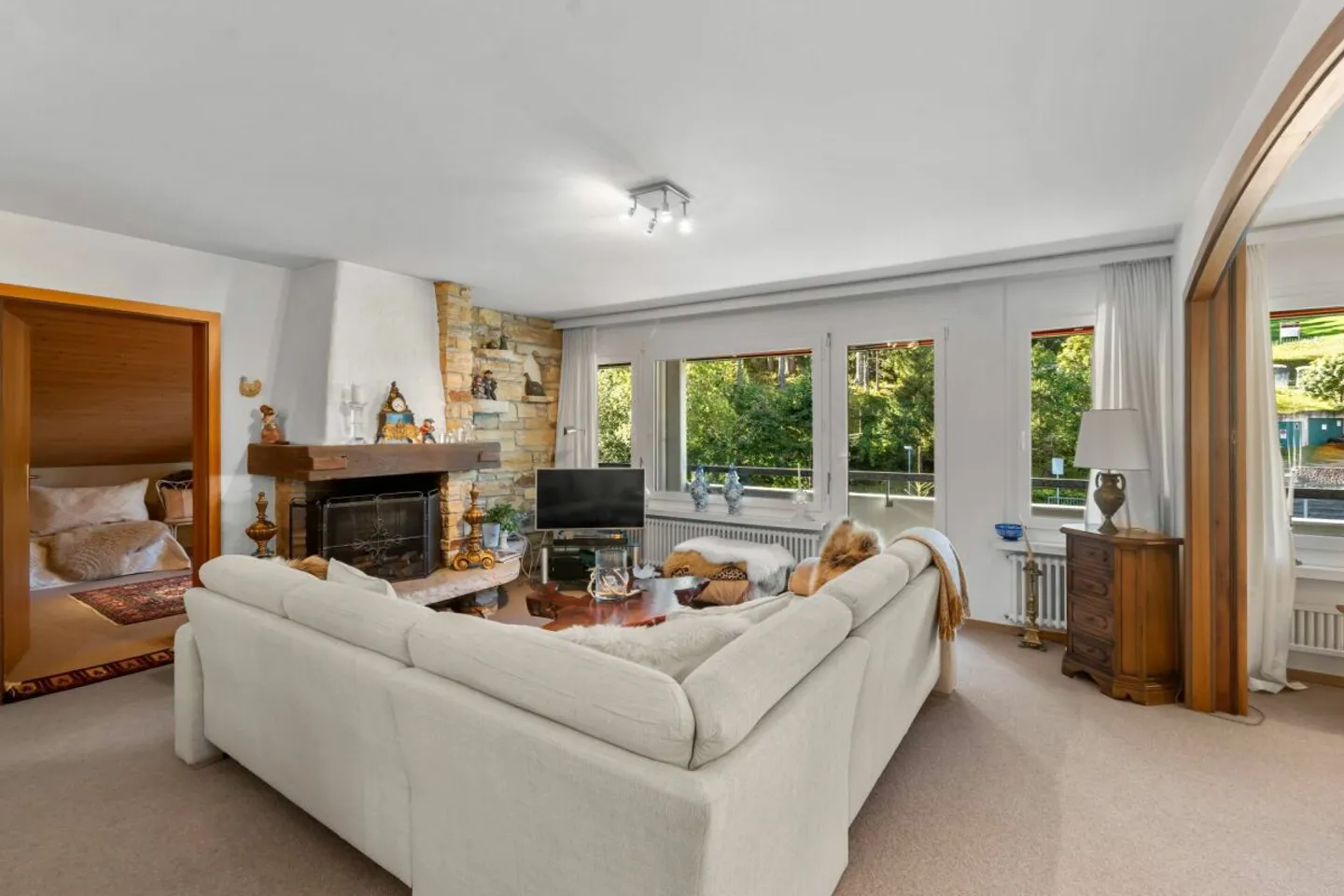 Appartement de vacances spacieux de 3 pièces avec balcon et une place de parking souterrain - Photo 3 sur 13