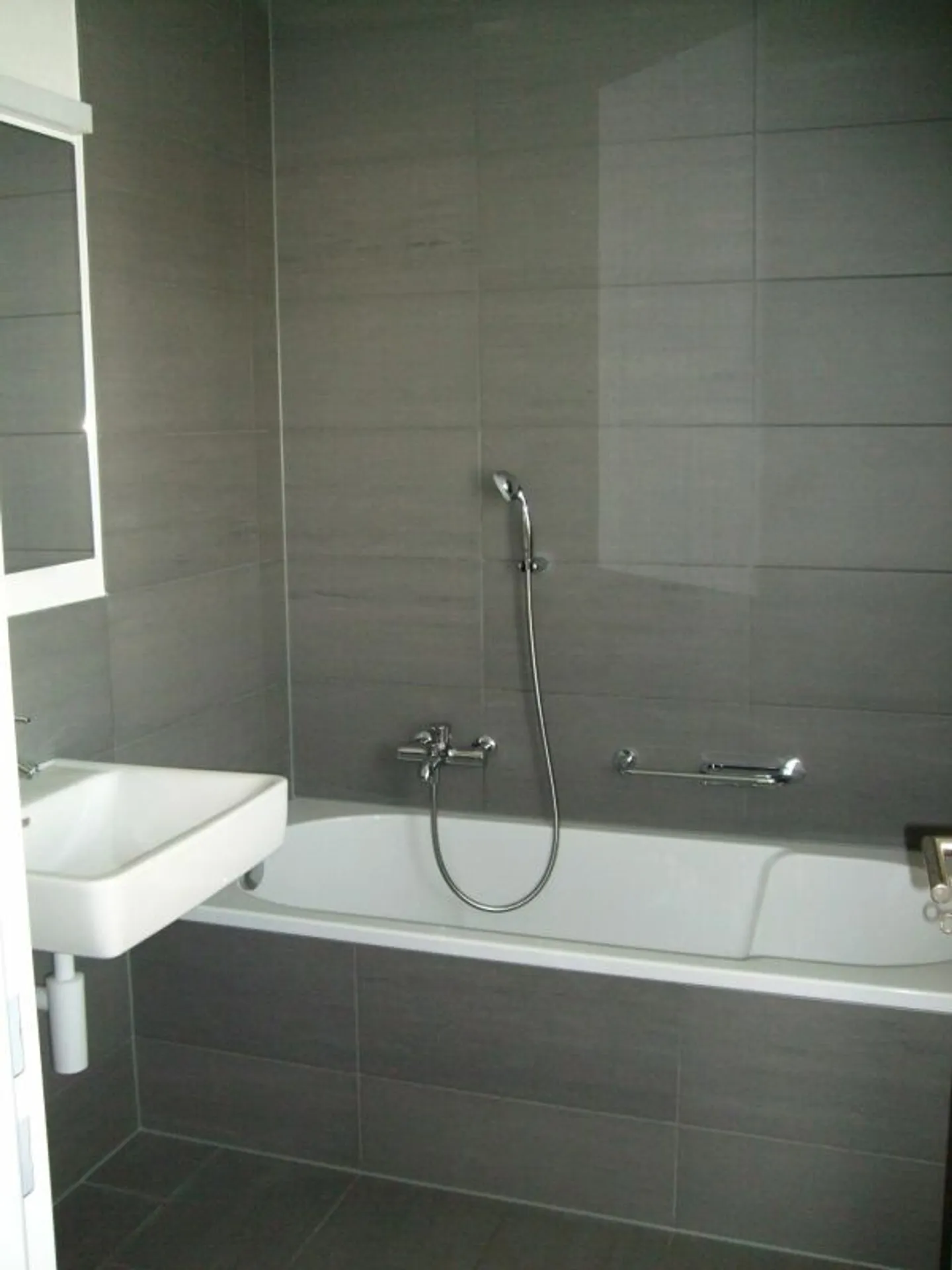 Feeling good made easy - beautiful semi-detached house with garden - Photo 4 of 6