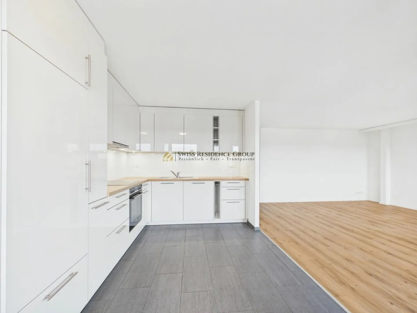 Light-flooded 4.5-room apartment with new kitchen and beautiful view - Photo 4 of 13