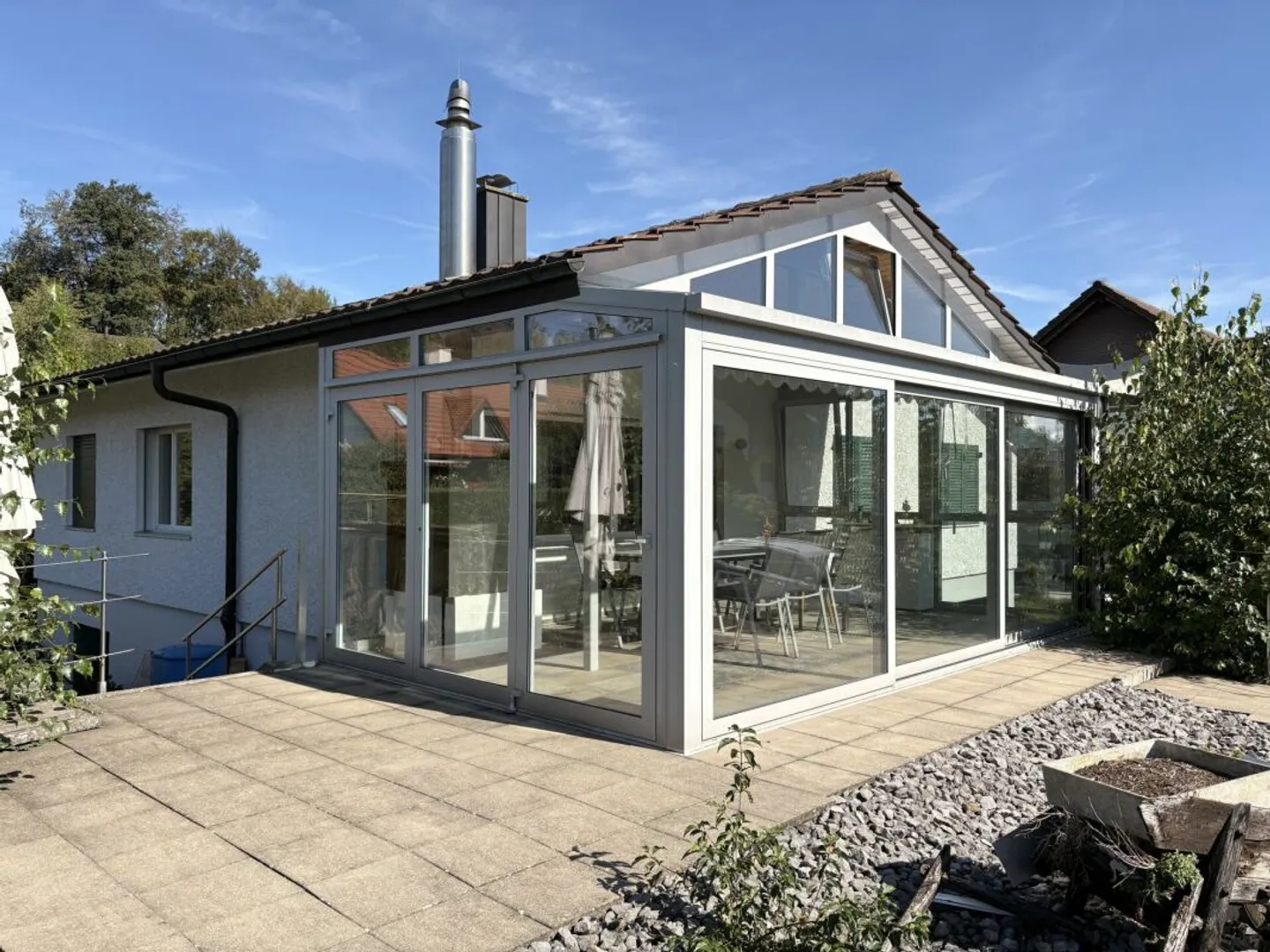 Freistehendes Einfamilienhaus mit grossem Grundstück im Hohliberg - Photo 3 of 12
