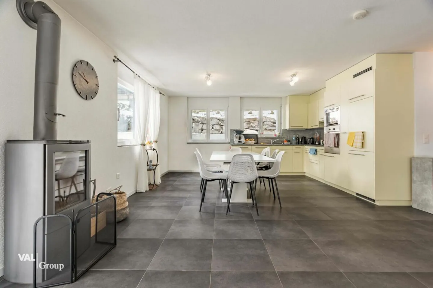 Spacious house with two units and building plot - Photo 1 of 13