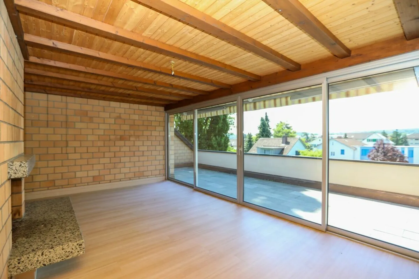 Penthouse spacieux avec terrasse ensoleillée à Weinfelden - Photo 10 sur 12