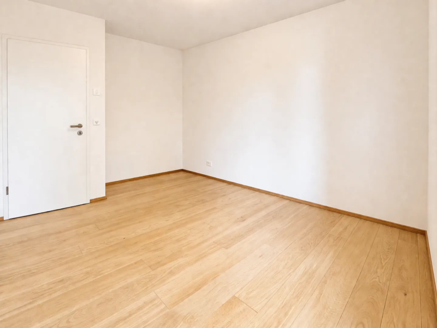Zeitgemäße Wohnung mit Balkonen - Foto 11 von 13