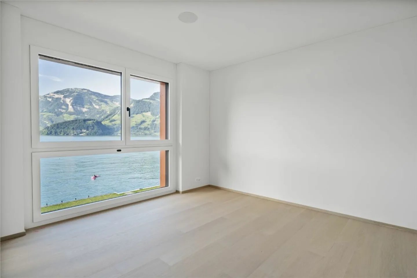 LAKESIDE HORIZON - Photo 5 of 13