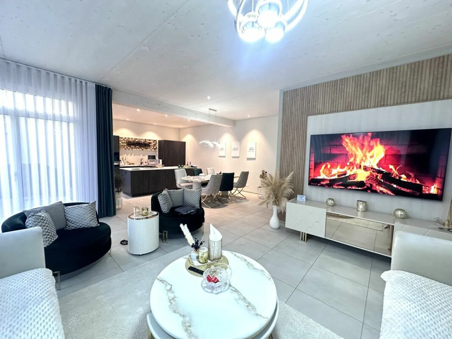 Living on the Edge of the Forest - Modern 5.5-Room Townhouse - Photo 9 of 11