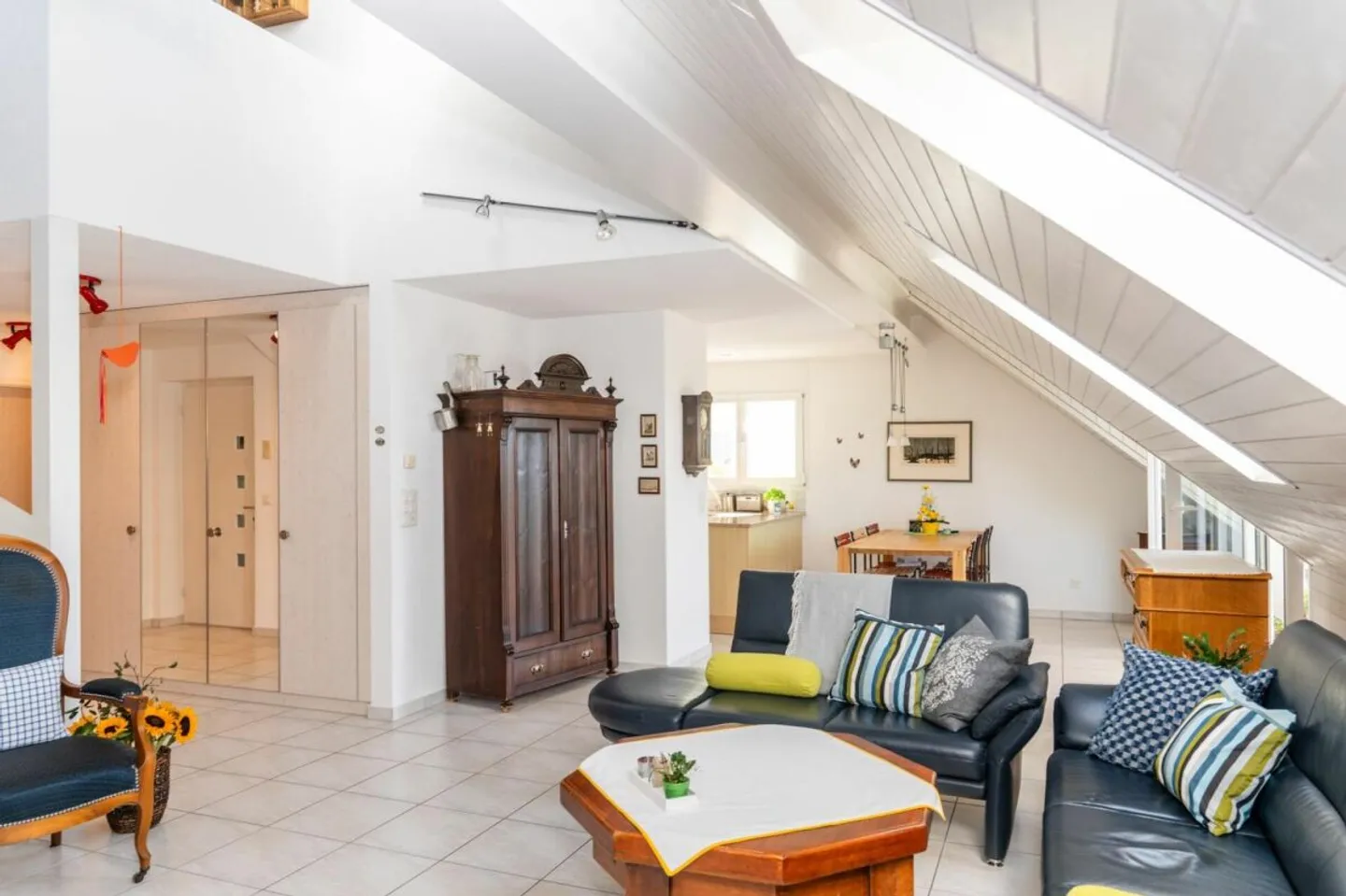 Grande appartement en duplex avec vue dégagée - Photo 8 sur 13