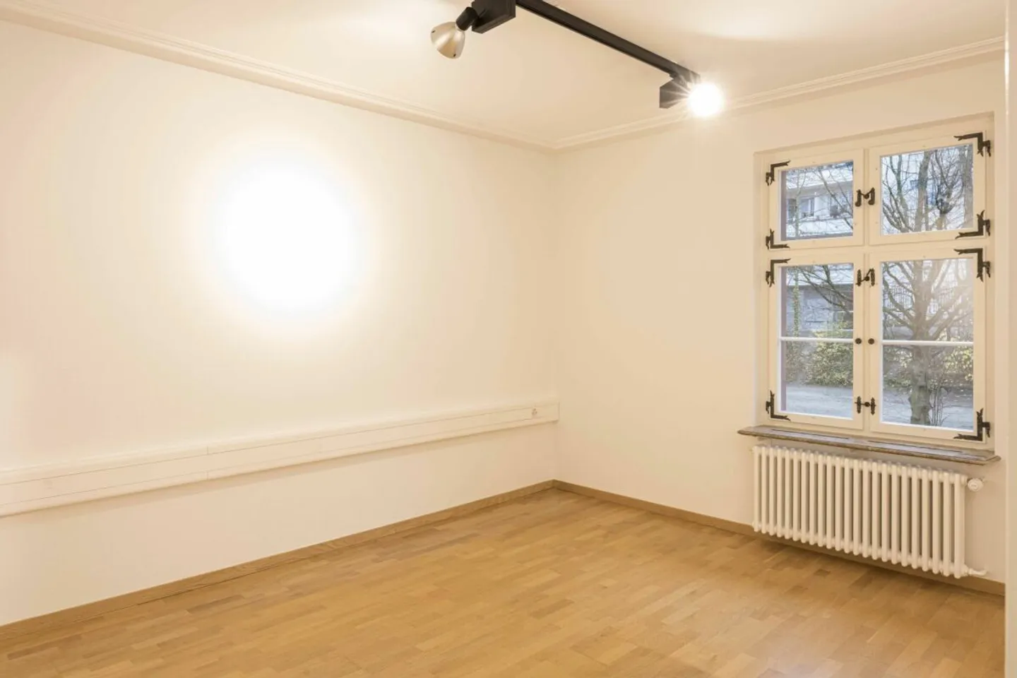 Stilvolle Bürofläche in historischem Gebäude - Foto 3 von 9