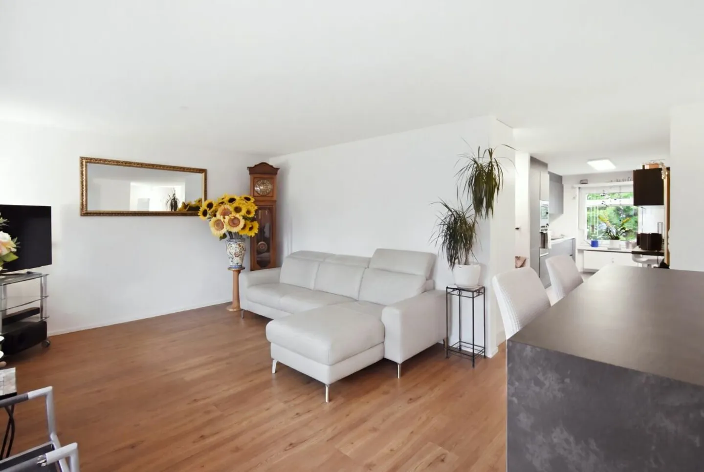 Renovierte 4.5 Zimmer-Eigentumswohnung - Foto 1 von 13