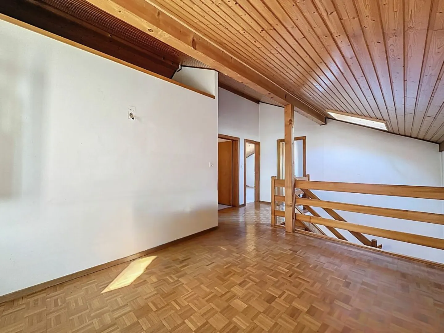 Villa am Ufer des Jouxsees - Foto 10 von 13