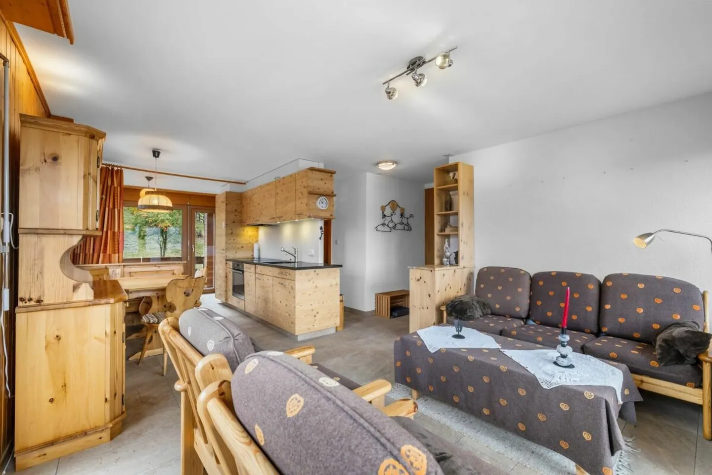 2.5-room apartment close to the ski lifts - Photo 3 of 13