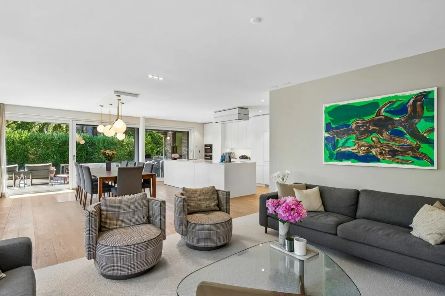 Exclusive 6.5 room garden apartment with high end finishes and private sauna - Photo 5 of 13