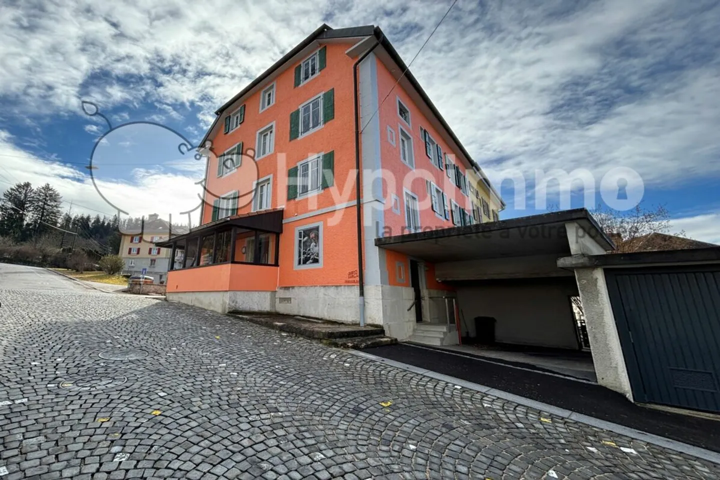 Beautiful family building with terrace and garden - Photo 1 of 13