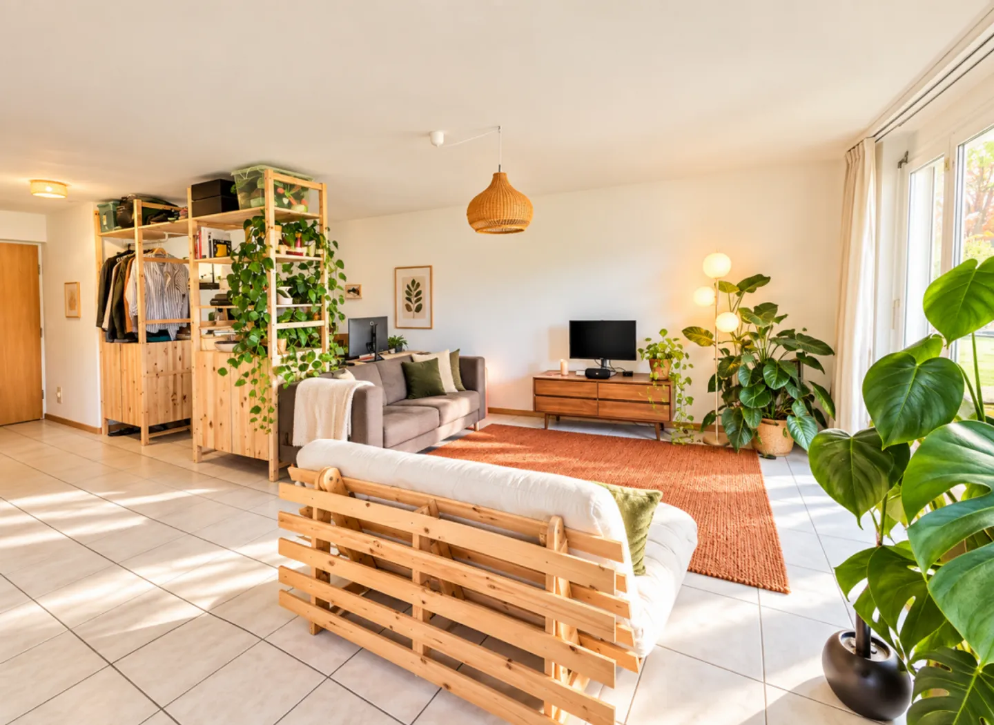 Living with Garden! Bright 2.5 Room Apartment with a lot of Living Feel - Photo 2 of 8