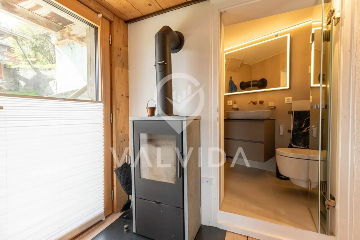 La tradition rencontre la modernité - appartement de 5,5 pièces rénové avec soin avec jardin potager - Photo 4 sur 13