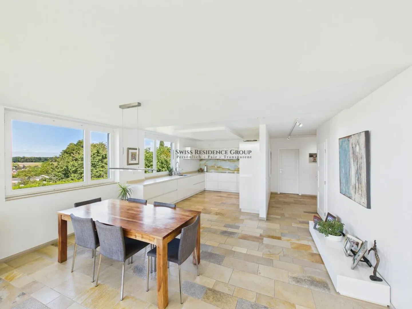 Exklusives Einfamilienhaus mit Pool, Weitsicht und grossem Garten an bester Lage in Winkel - Foto 6 von 13