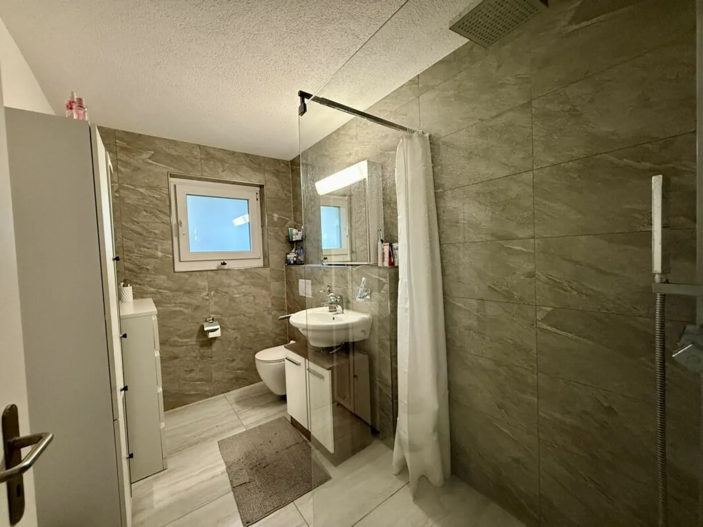 Appartement attrayant de 5,5 pièces ensoleillé - Photo 13 sur 13