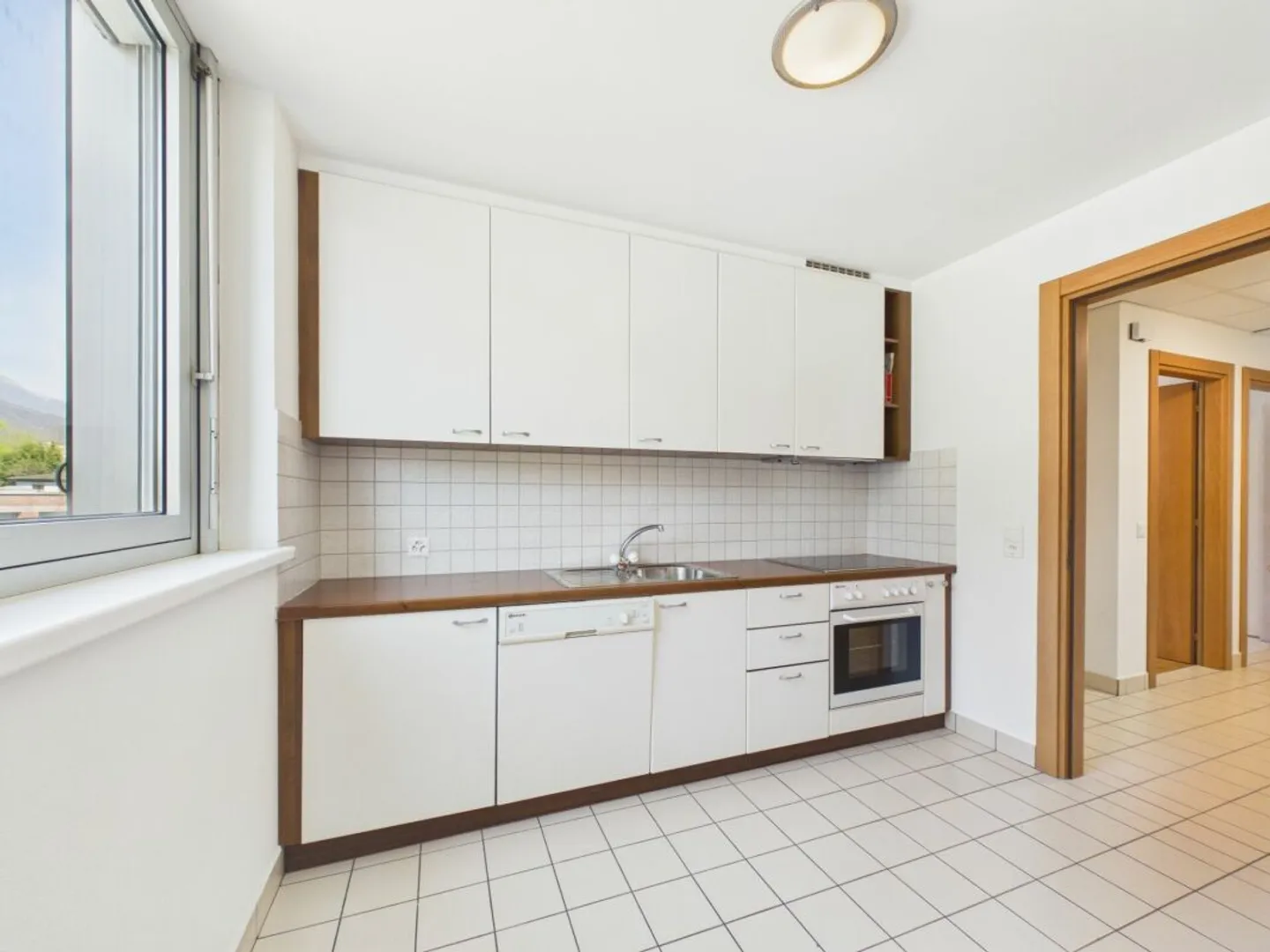 Modern and ready-to-use office with kitchen and private bathrooms - last units available! - Photo 9 of 10