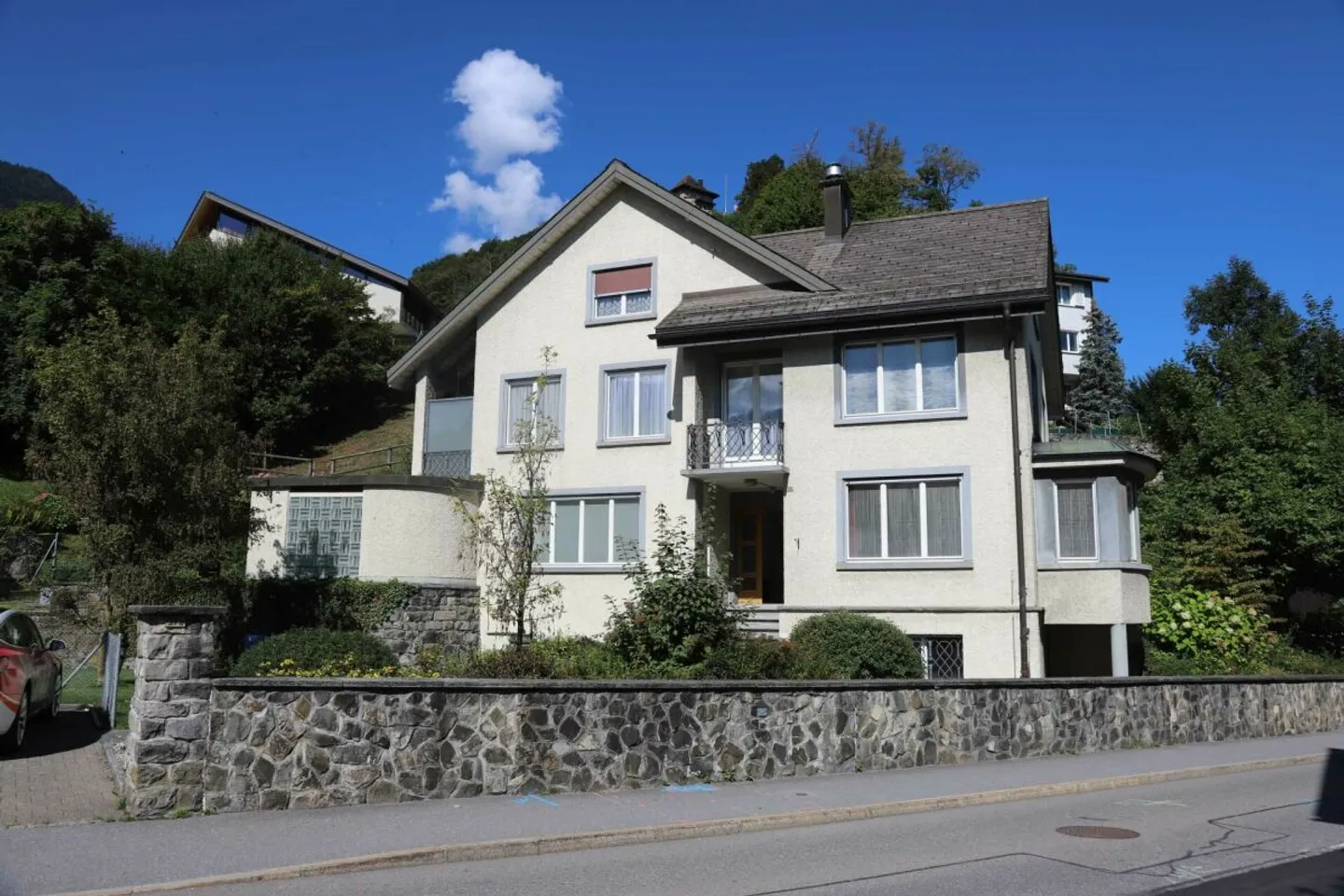 Majestic 10-Room Residential House with Potential - Photo 2 of 10