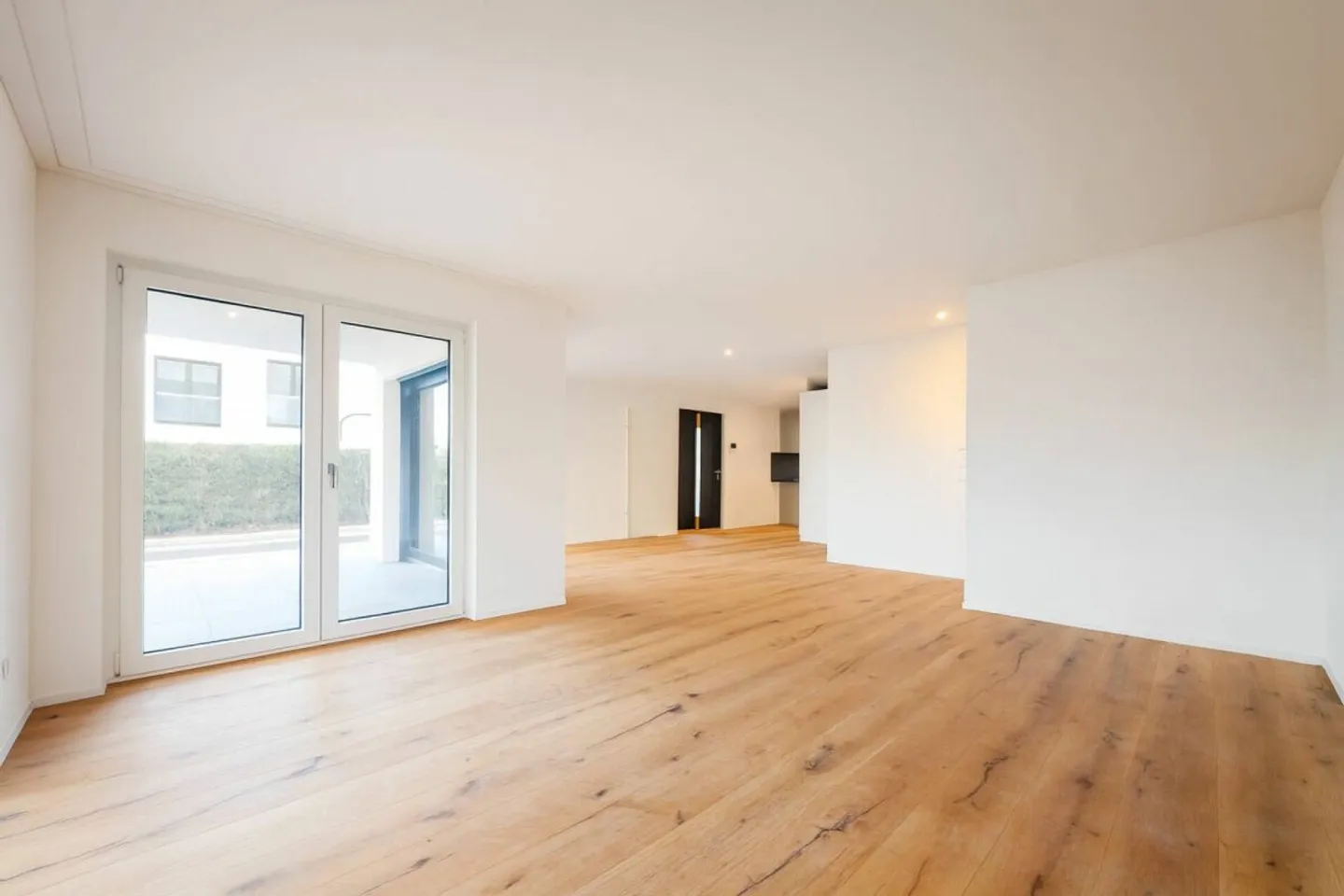 Modernes Doppeleinfamilienhaus mit Garten - Foto 3 von 11