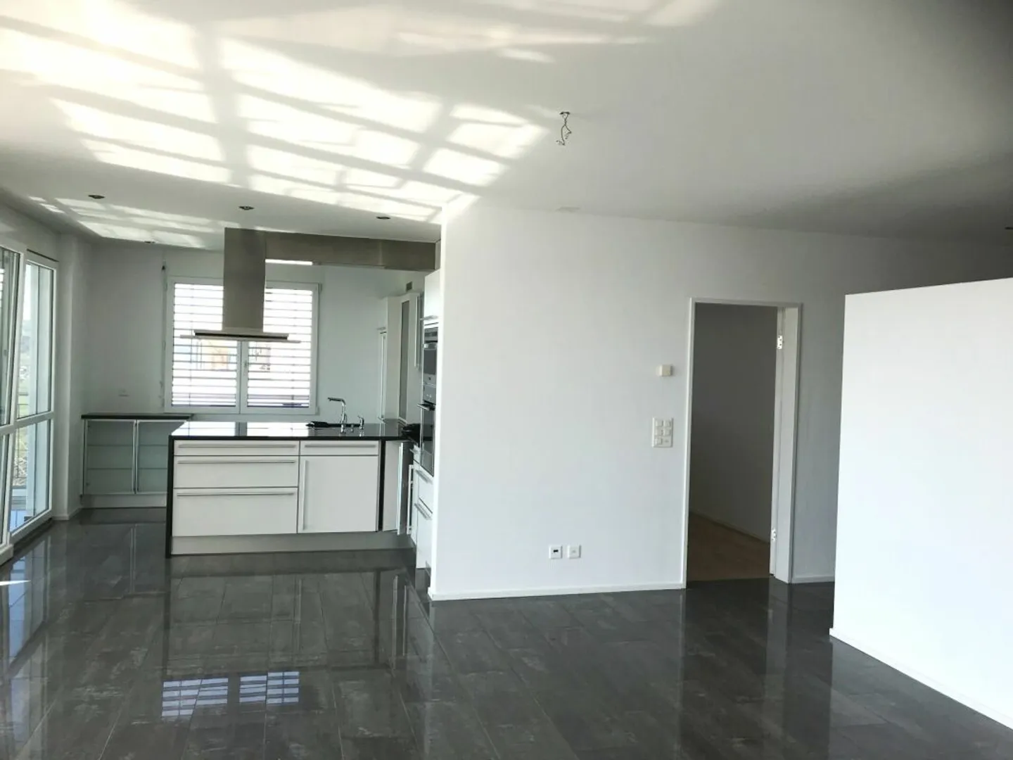Appartement terrasse exclusif avec vue sur la nature et les montagnes - Photo 2 sur 10