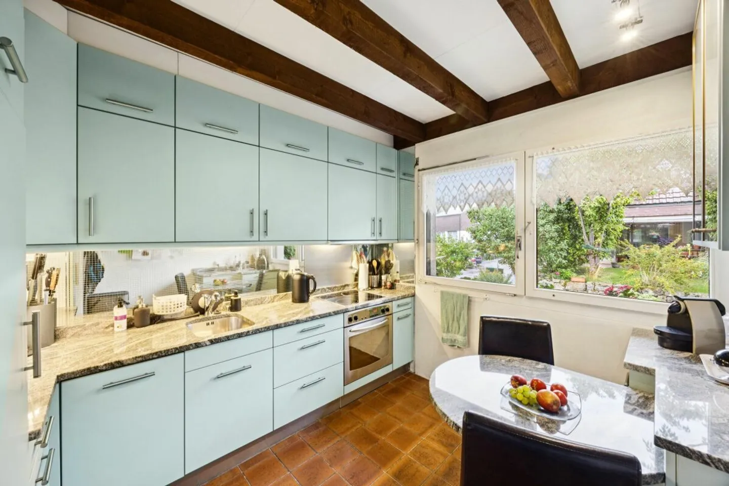 Incantevole casa a schiera angolare vicino a un ruscello naturale a Worben - Foto 4 di 13