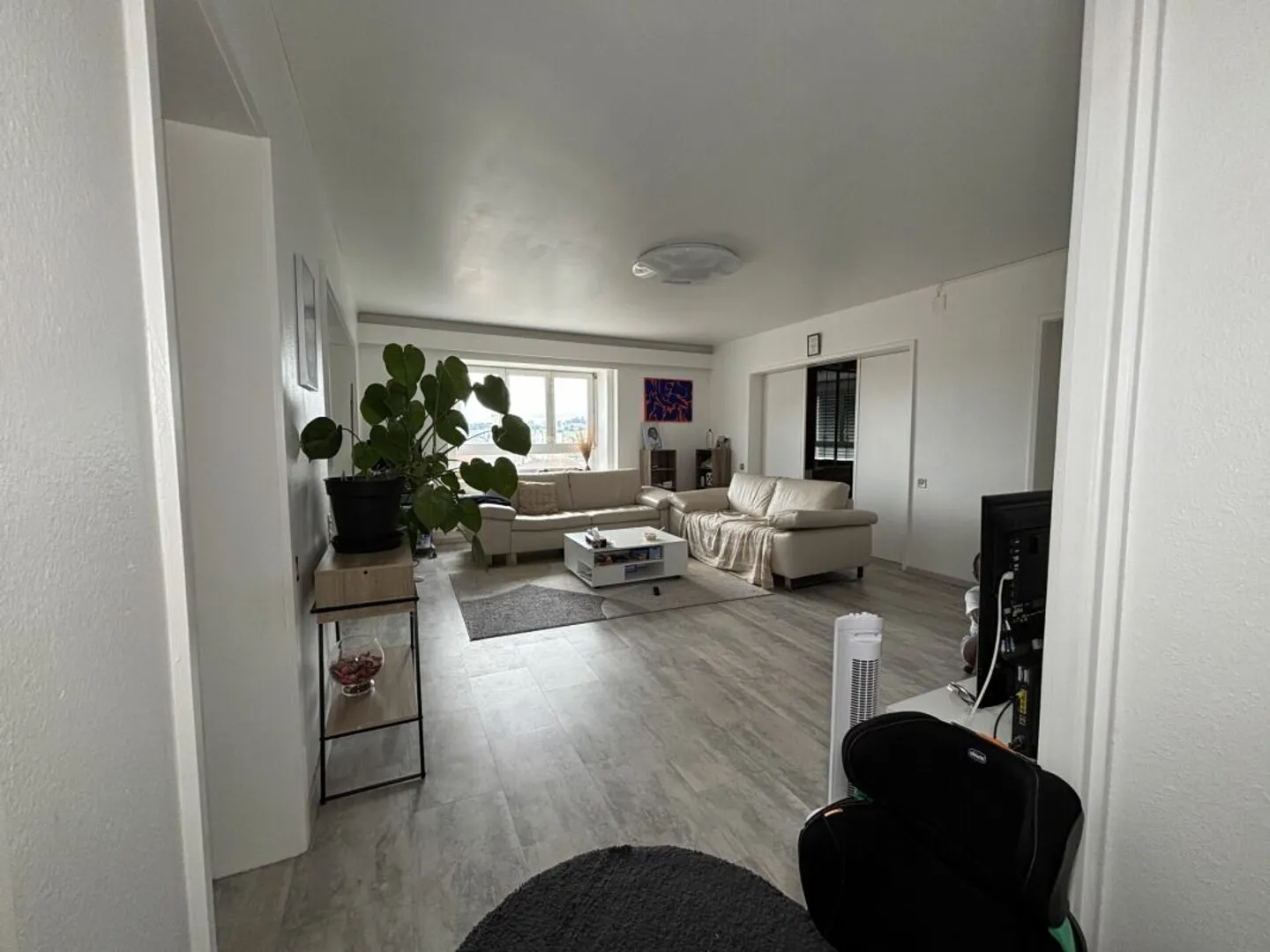 Lumineux et spacieux appartement de 5 pièces - Foto 4 von 13