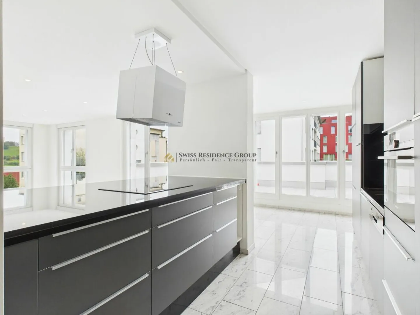 Elegante appartamento di 3.5 locali con cucina di design, pavimento in marmo &amp; due bagni - Foto 7 di 12