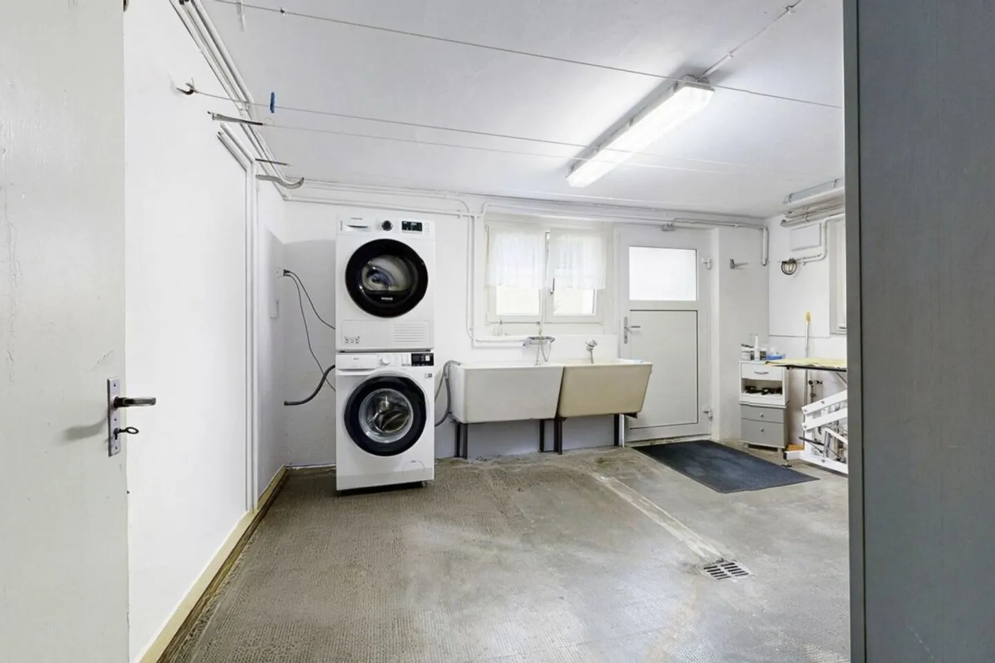 Well-maintained single-family house in a family-friendly location - Photo 13 of 13