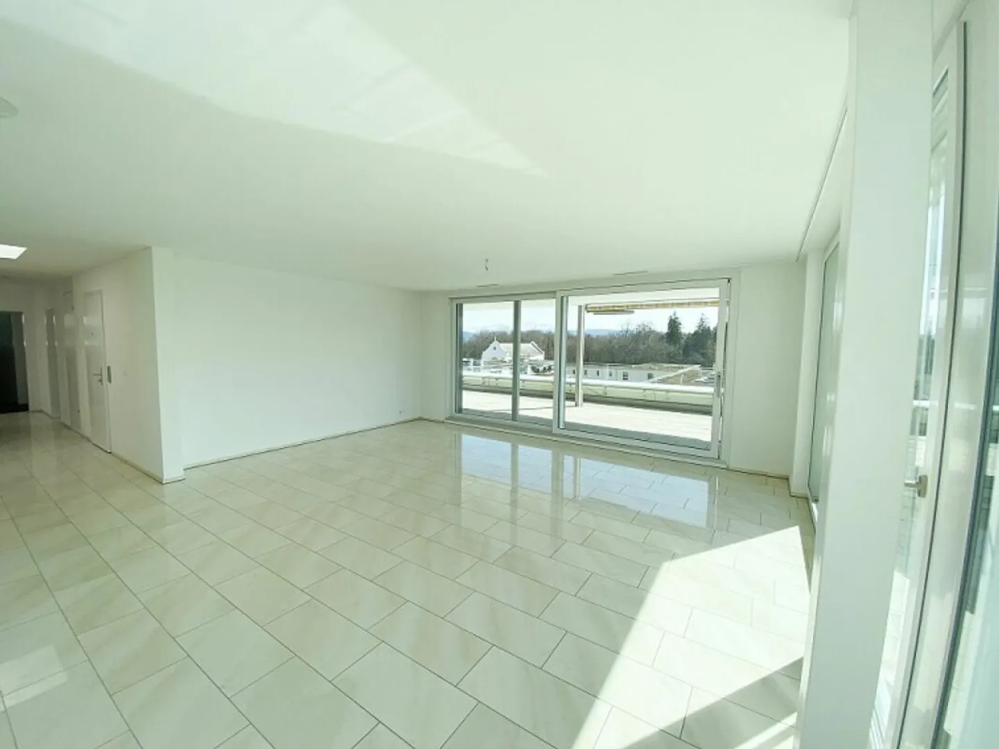 Living with a dream view and huge terrace - Photo 5 of 9