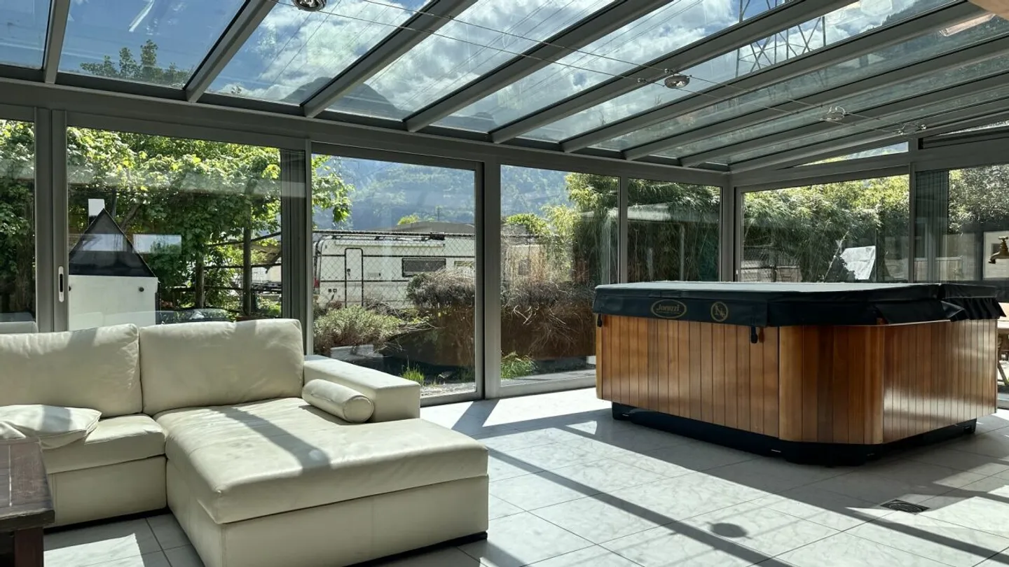 Villa mit Pferdestall in Dorénaz - Foto 1 von 13