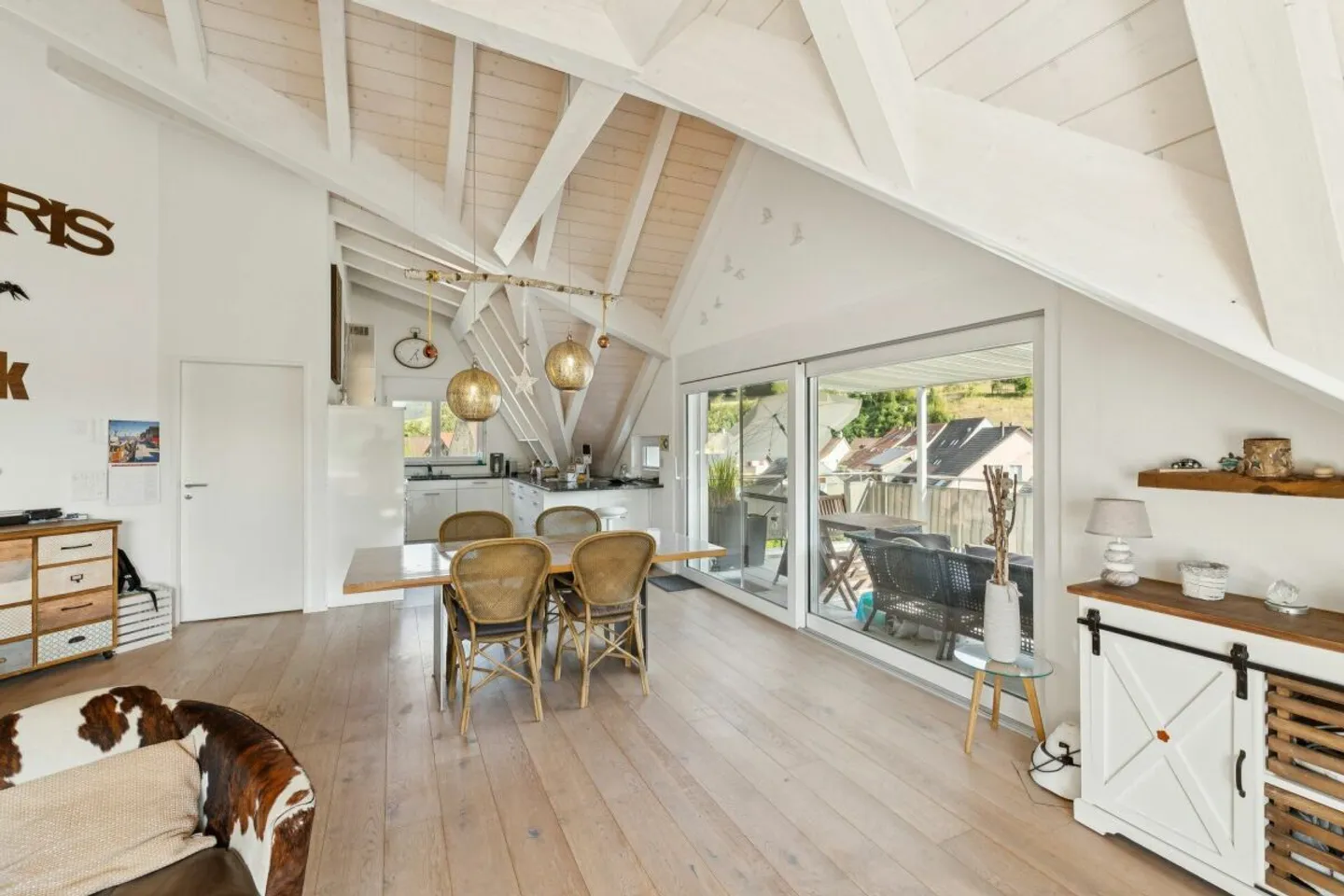 Geräumige Dachwohnung mit Ausblick - Foto 2 von 11
