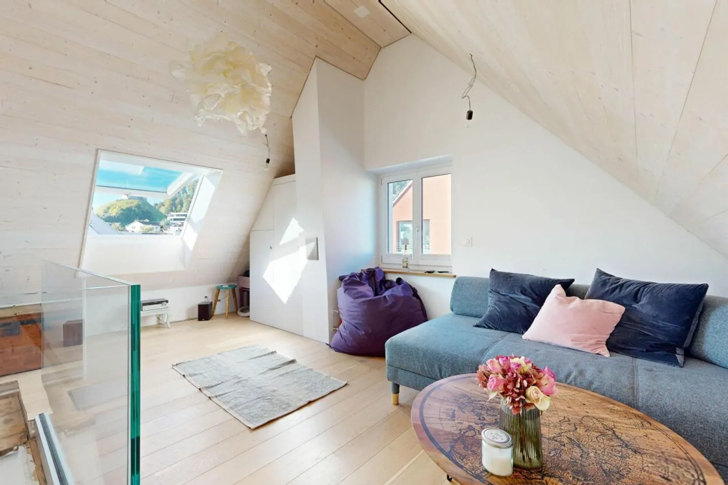 Modern single-family house with commercial share - Photo 12 of 13