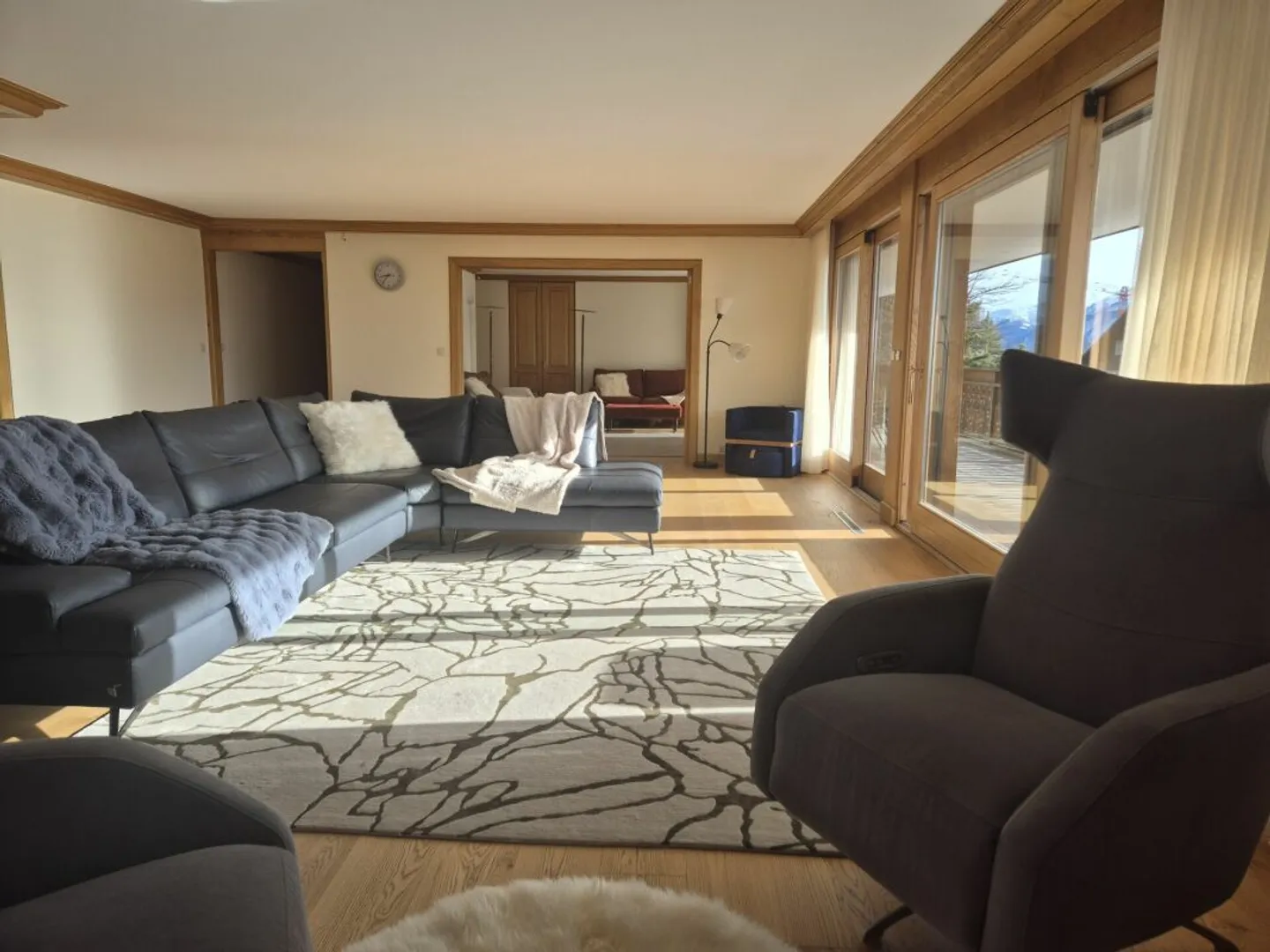 Appartamento di 5,5 locali con magnifico balcone-terrazza di 80 m2 - Foto 1 di 13