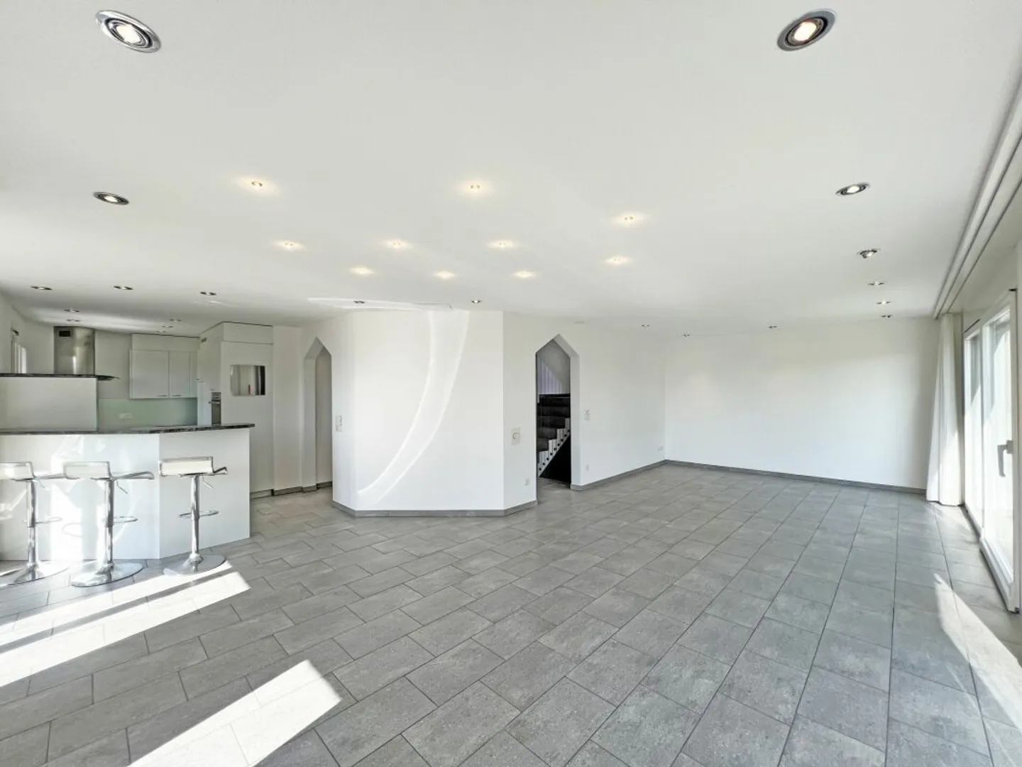 Charmantes Familienhaus mit Garten - Foto 2 von 13