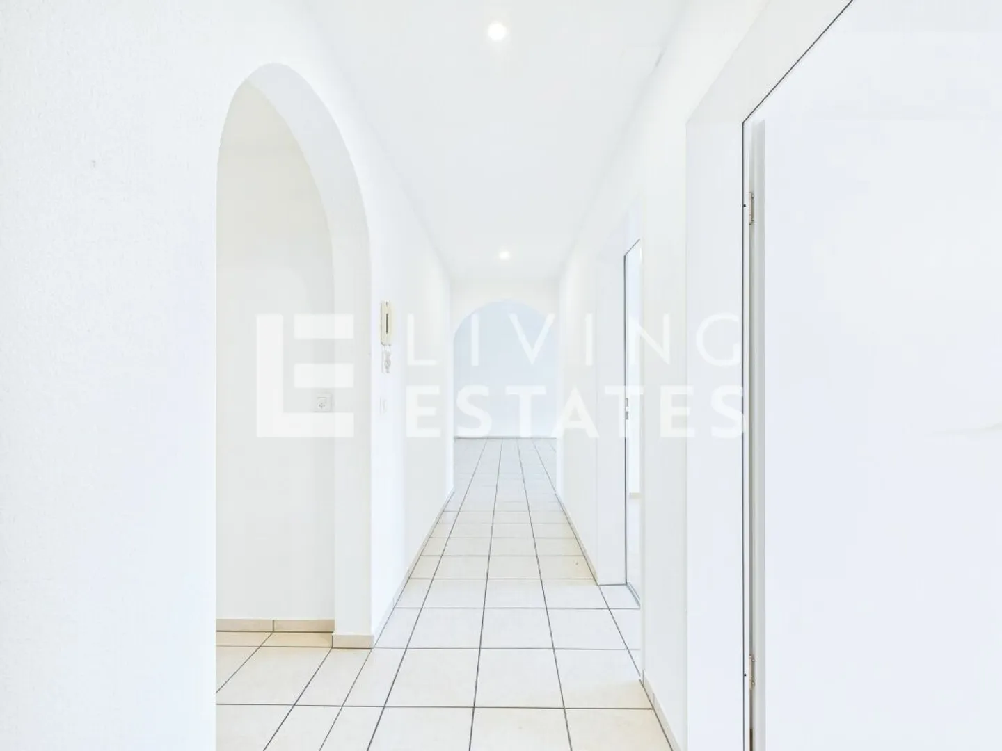 GROSSZÜGIGES WOHNEN MIT KOMFORT UND AUSSICHT - Photo 12 sur 13