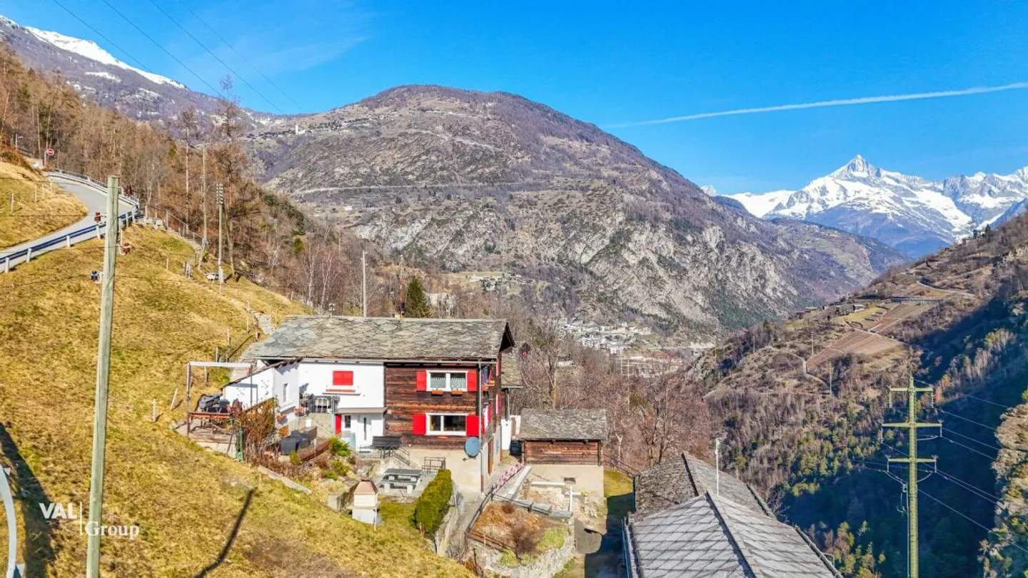 Comprehensively renovated apartment with spectacular views and historic flair - Photo 13 of 13