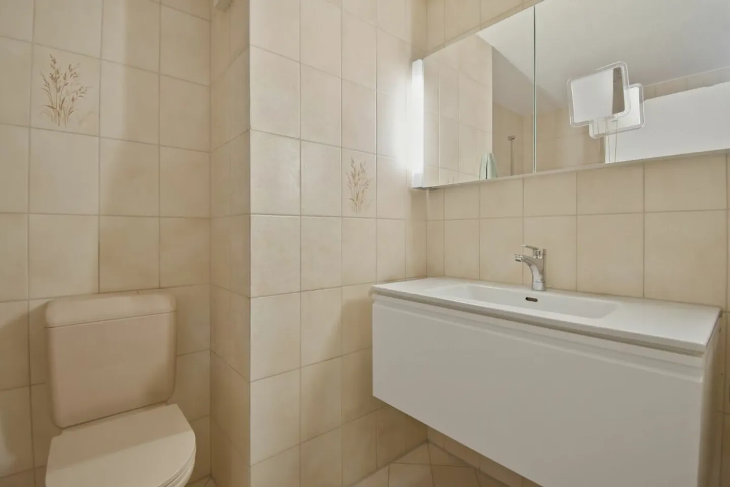 Modern 4.5-room apartment with practical additional room - Photo 10 of 11