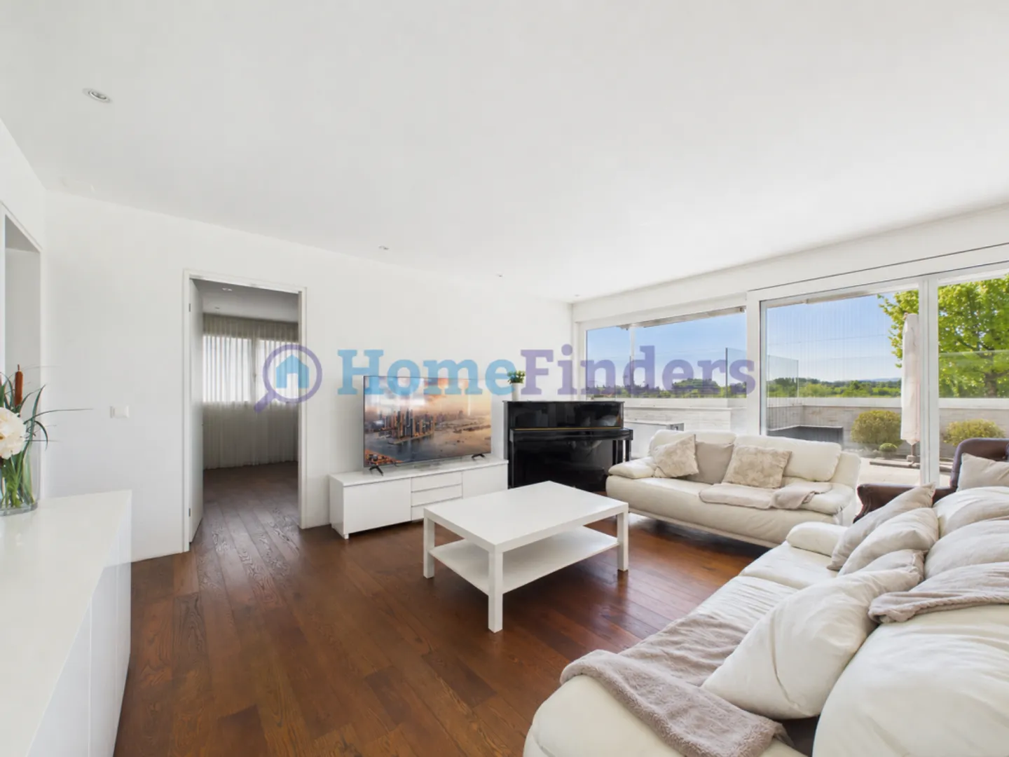 Pièce unique baignée de lumière avec terrasse ensoleillée ! - Photo 6 sur 12