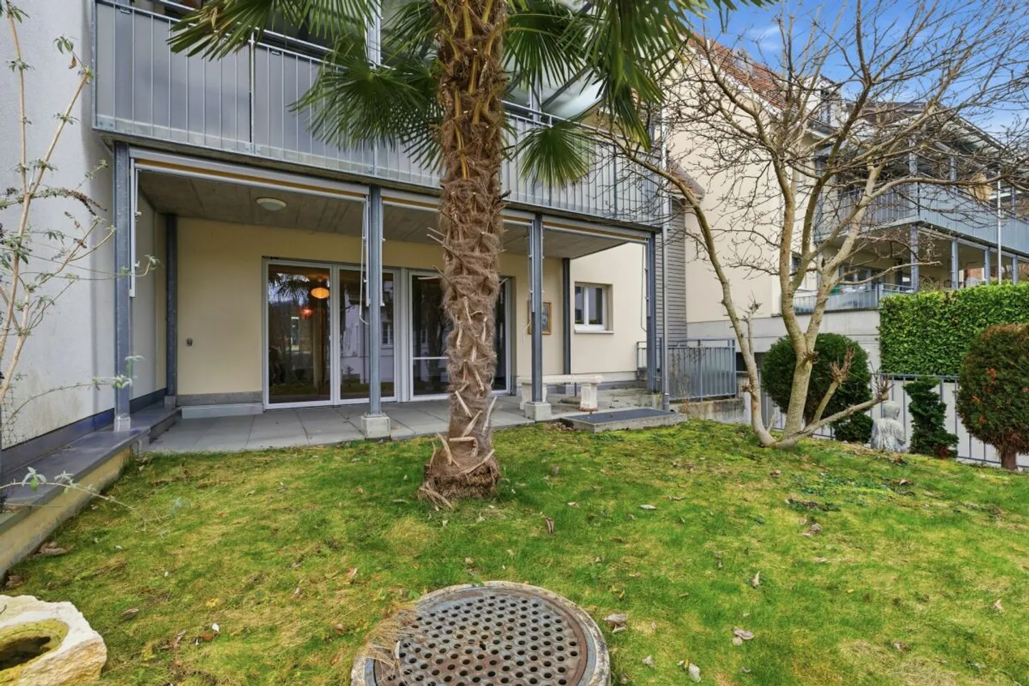 Felicità abitativa moderna con patio e giardino a Pfeffingen - Foto 12 di 13