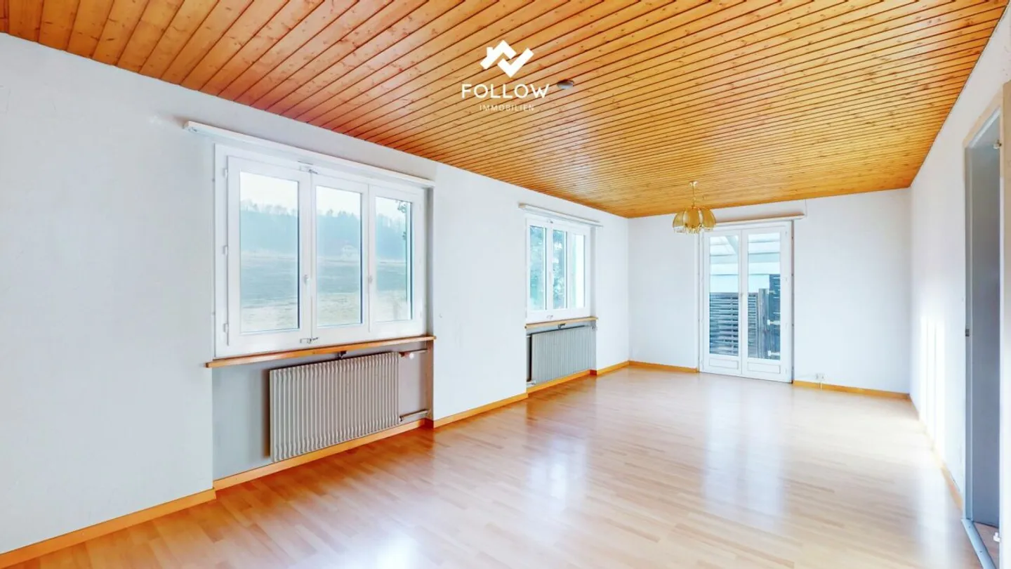 Single-family house in a preferred location - Photo 2 of 13