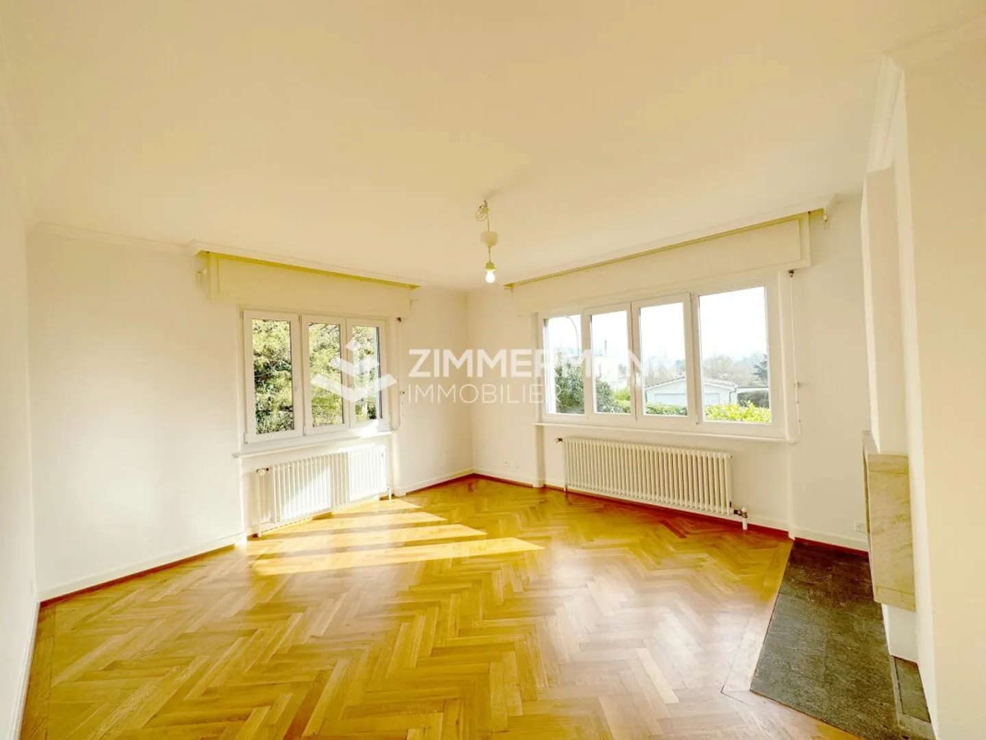 Genthod - Familienvilla auf einem wunderschönen, bewaldeten Grundstück von 2.000 m² - Foto 9 von 13