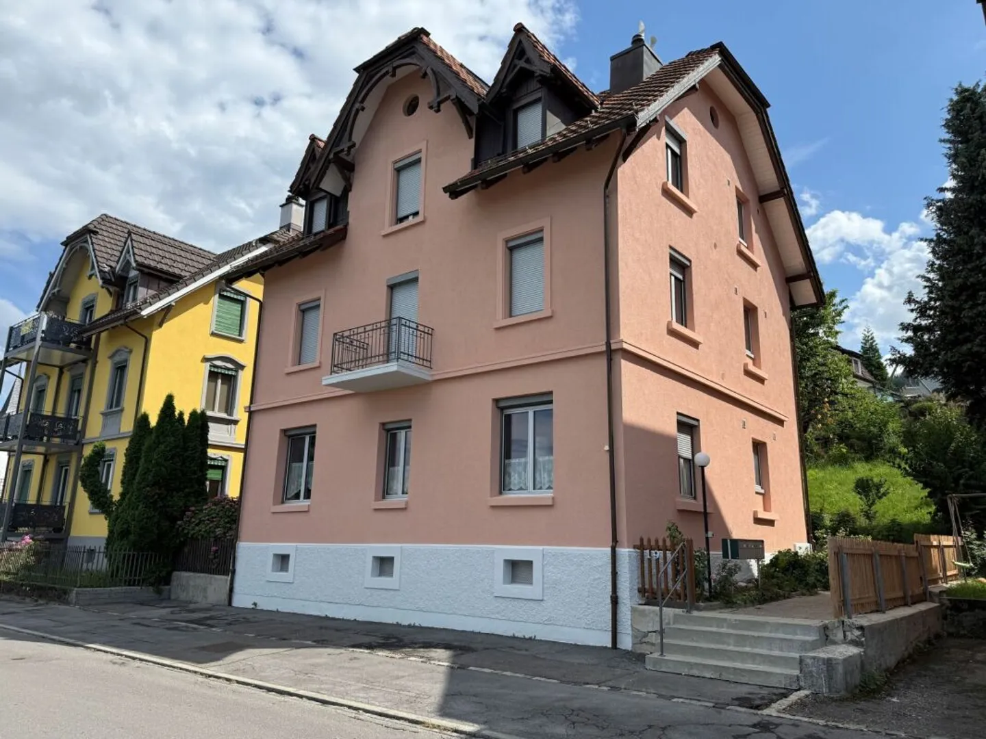 renovierte 4.5-Zimmer Maisonettewohnung mit Seesicht in Bahnhofsnähe - Foto 1 von 13