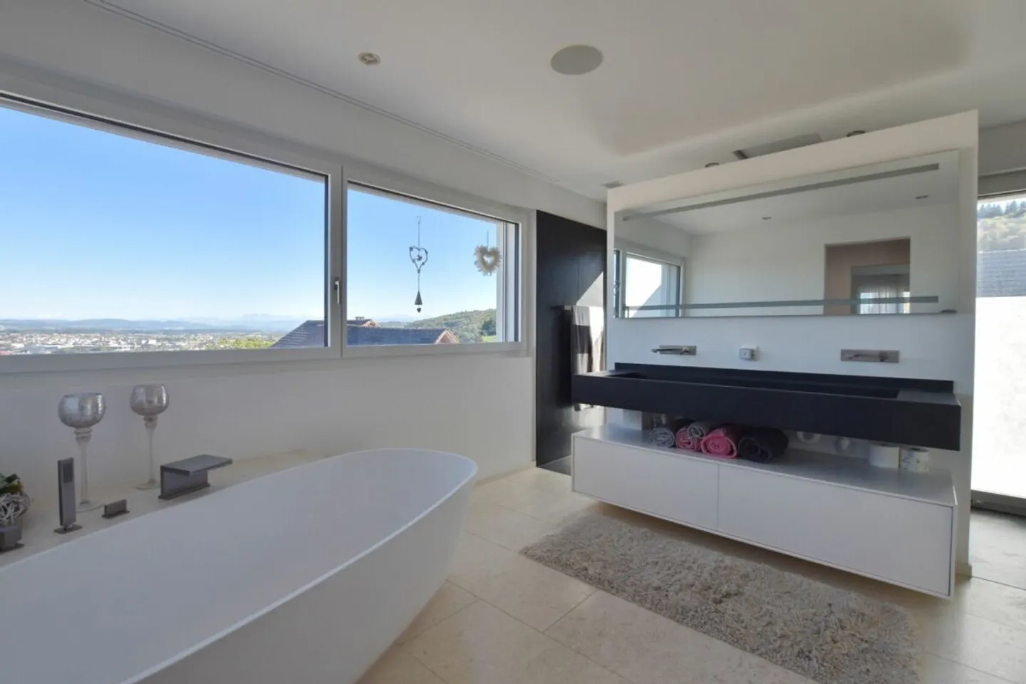 Villa - generous living at a high level - Photo 10 of 13