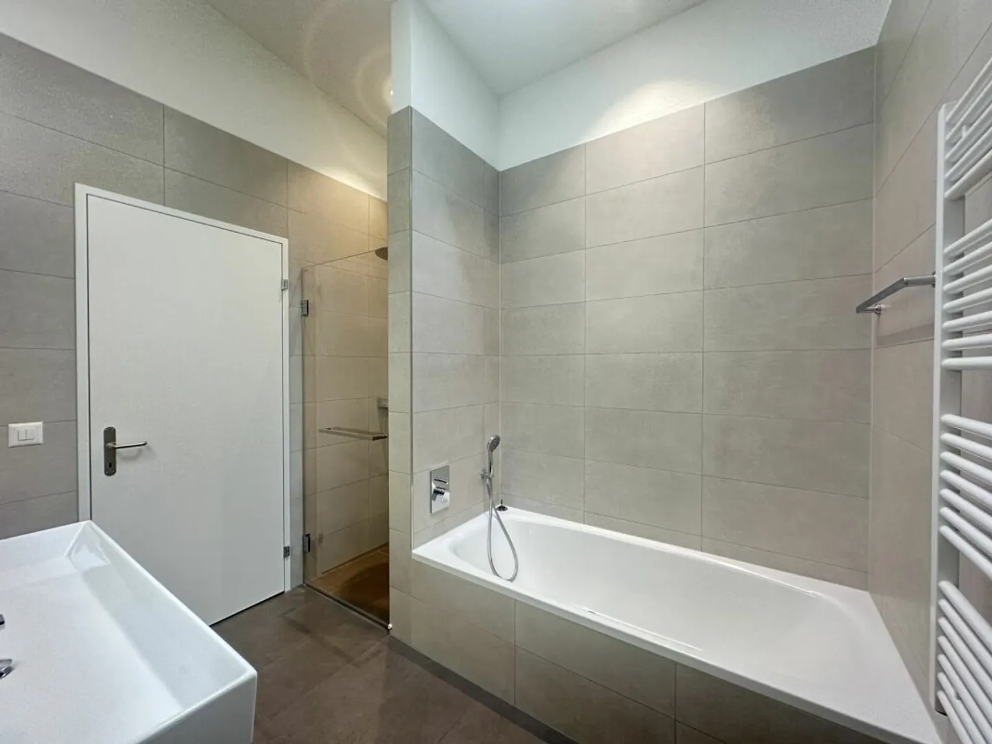 Hochwertige Dachwohnung mit Weitblick und Ruhe - Foto 8 di 12