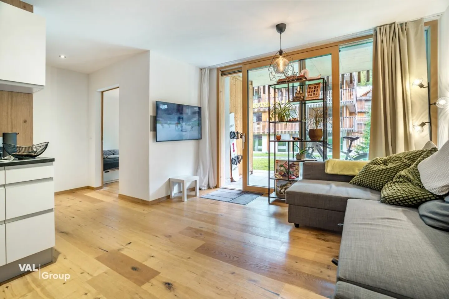 Moderno rifugio alpino nella valle di Saas - elegante appartamento per vacanze di 2.5 locali a Saas-Grund - Foto 3 di 13