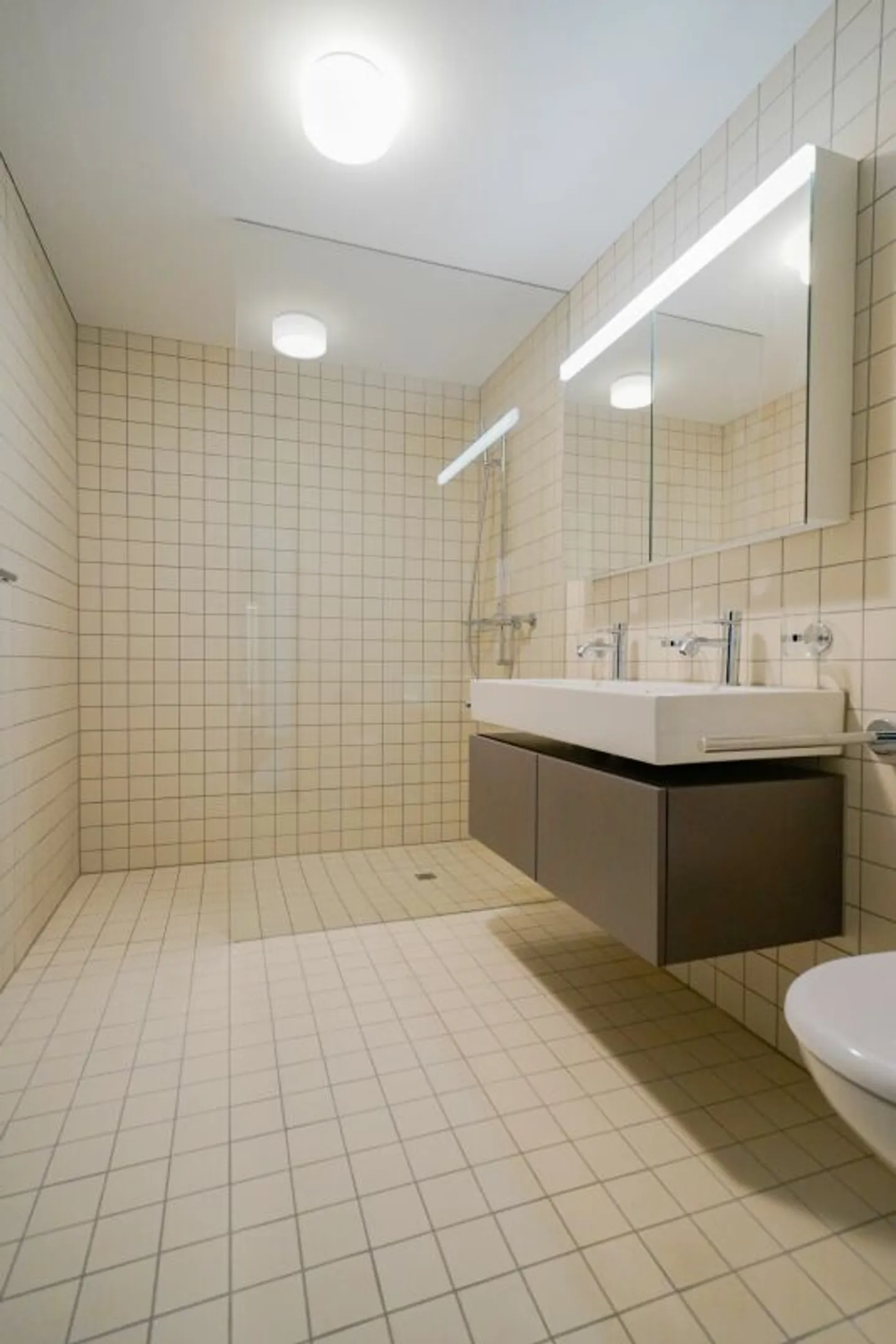 Appartement en rez-de-chaussée exclusif avec des possibilités d'utilisation polyvalentes - Photo 10 sur 13